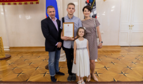 Ученик медицинского класса Богдан Рудик признан заслуженным москвичом