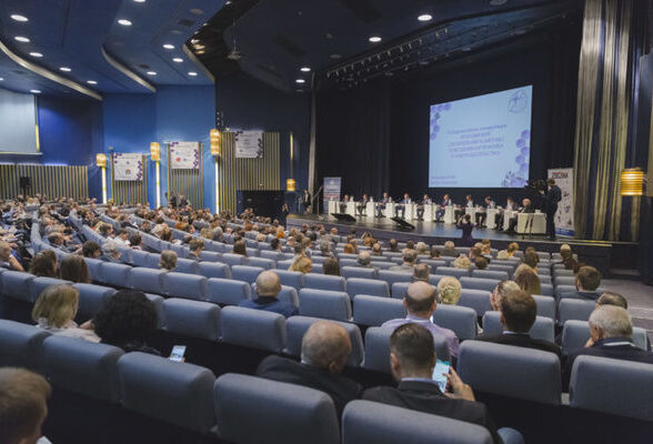 Антон Мороз: всероссийская конференция строительной отрасли прошла в Петербурге