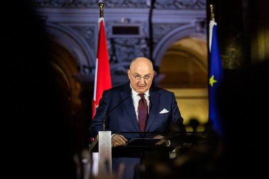 Вячеслав Моше Кантор на конференции «Европа вне антисемитизма и антисионизма – обеспечение безопасности еврейской жизни в Европе» вручил канцлеру Австрии награду