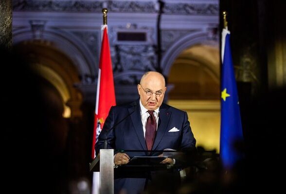 Глава ЕЕК Вячеслав Моше Кантор отметил «историческую важность» принятой в ЕС «Декларации о борьбе с антисемитизмом»