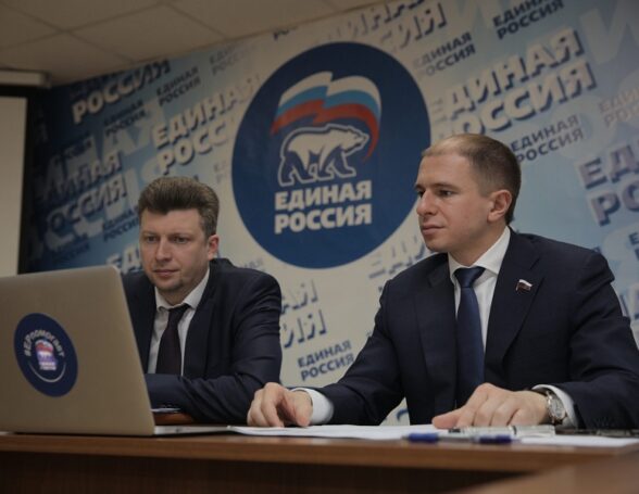 Михаил Романов провел тематический прием граждан о проблемах ЖКХ в Общественной приемной Дмитрия Медведева