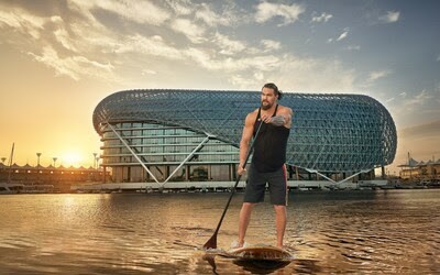 Новый CIO: звезда Джейсон Момоа станет руководителем острова Yas Island Abu Dhabi
