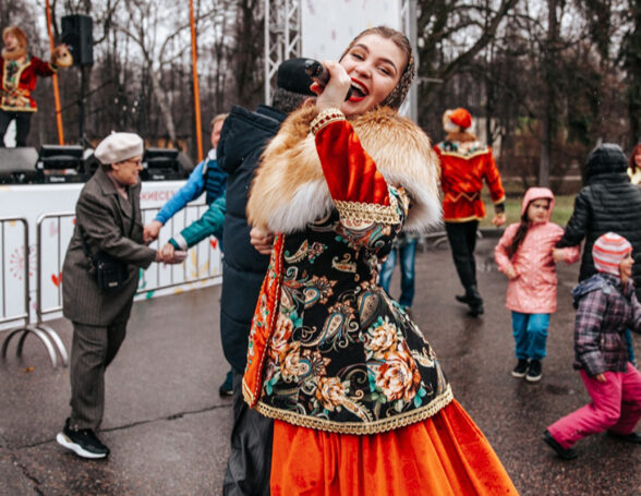 Освоить звонарное искусство и смастерить сувениры: программа пасхальных мероприятий в парках Москвы