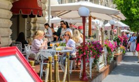 В столице начался сезон летних веранд кафе и ресторанов